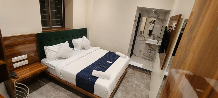 Hotel Sanjary International,Churchgate,2 star