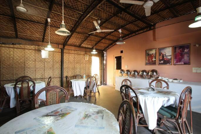Hotel Veer Palace,,3 star
