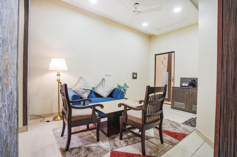 Fabhotel Rivlet Premium,,3 star