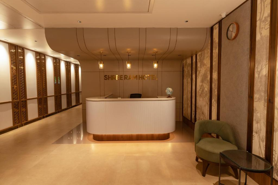 Shree Ram Hotel,,3 star