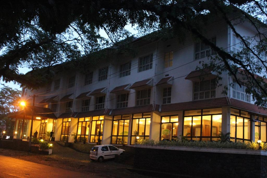 No. 18 Hotel,,4 star