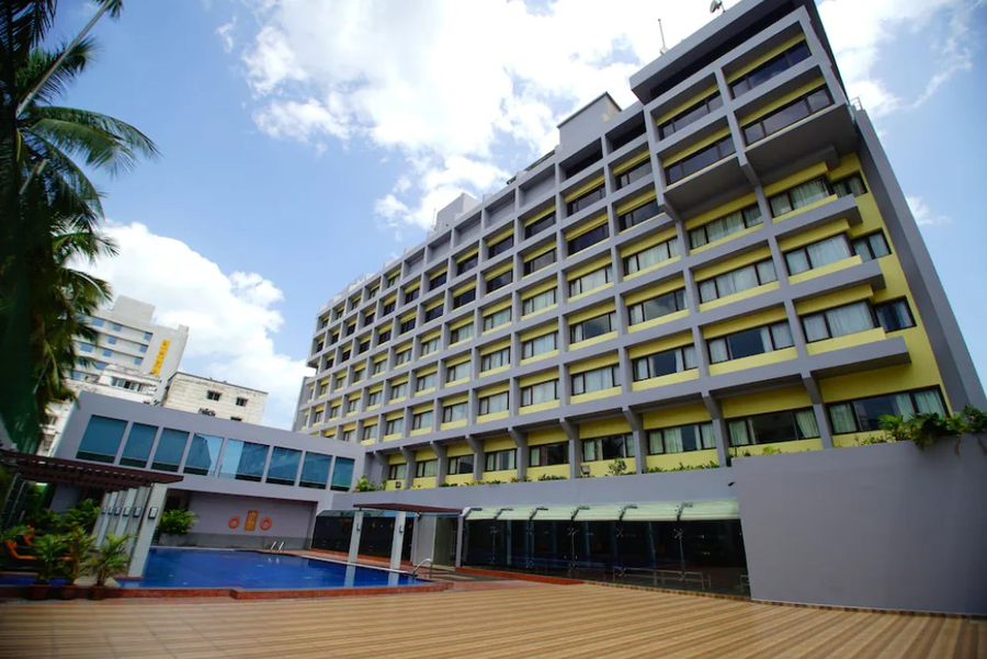 Dolphin Hotel,Daba Gardens,4 star