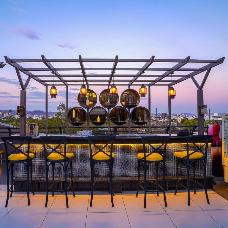 hotel horizon