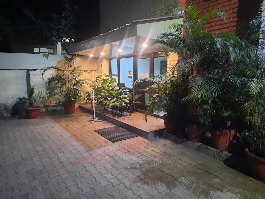 Shama Tourist Resort,Gurgaon Rajiv Chowk Nh-8/Civil Lines,3 star