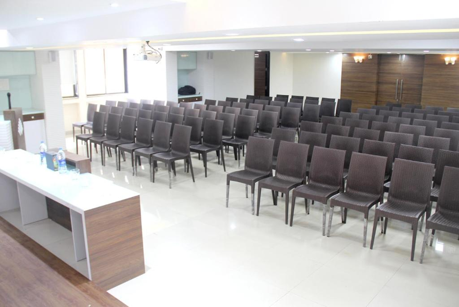 Hotel Saiprasad Executive,India>>Solapur,3 star
