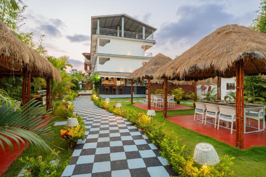 alaya stay gracias bleu retreat with sea views and restro close to ashvem beach