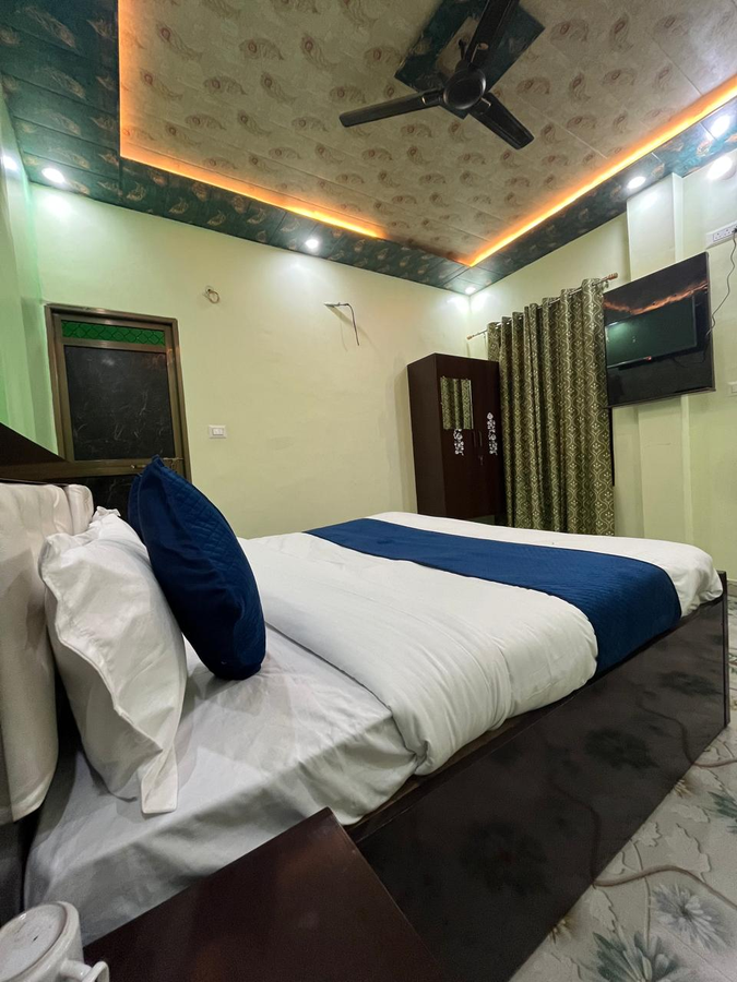 Hotel Arya Kulam Palace,Ayodhya,2 star
