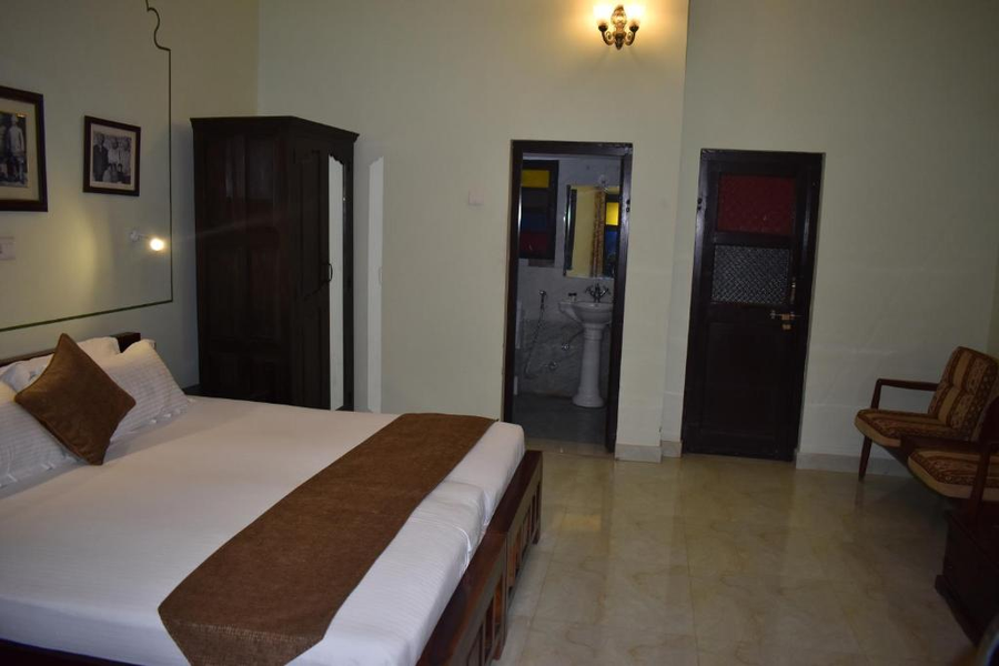 hotel nawal sagar palace