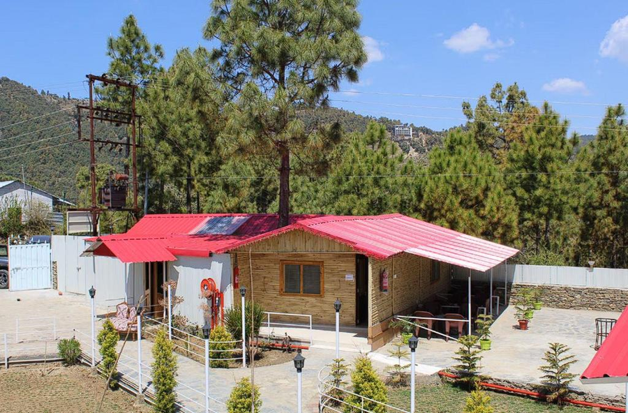 The Chail Heights Hotel&Resort,,2 star