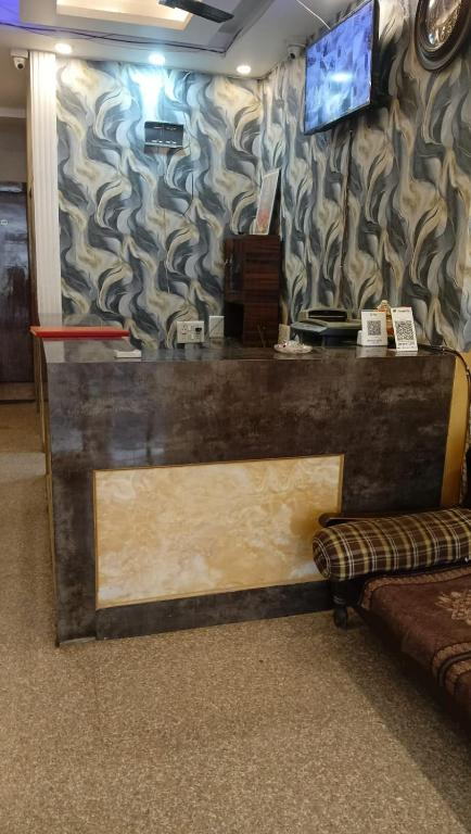 hotel gold stays near delhi airport