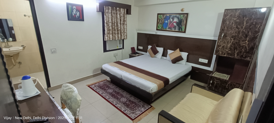 hotel su shree continental dx