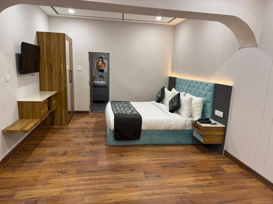 excel hotel and resorts mall road nainital