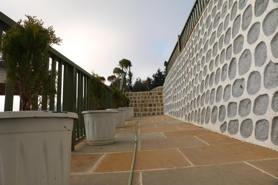 The English Country House,Dhanaulti Road,3 star