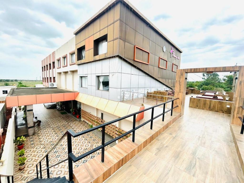Monarch Express, Sri City,,3 star