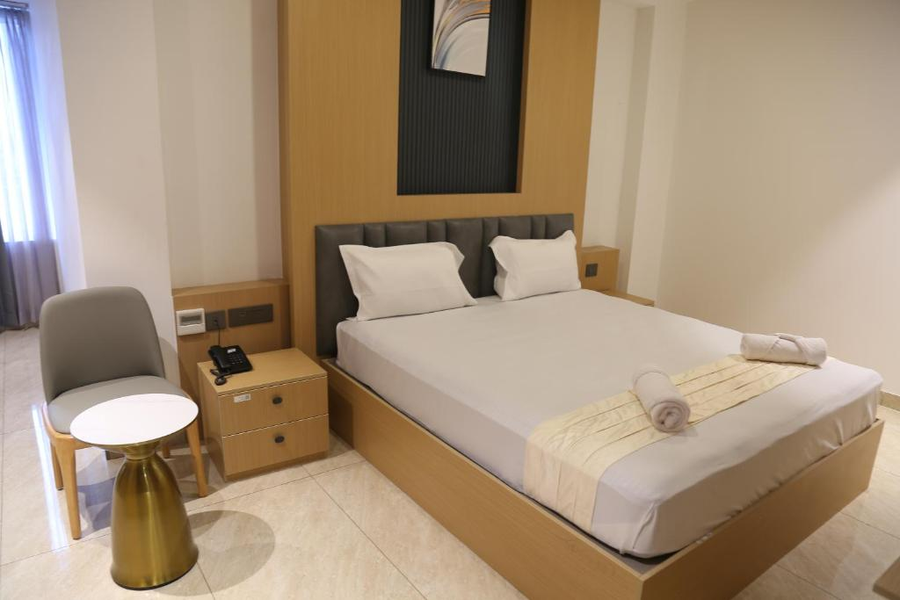 roots luxury suits and banquets