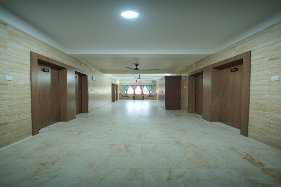 Hotel Mirka Plaza,Near Railway Station,3 star