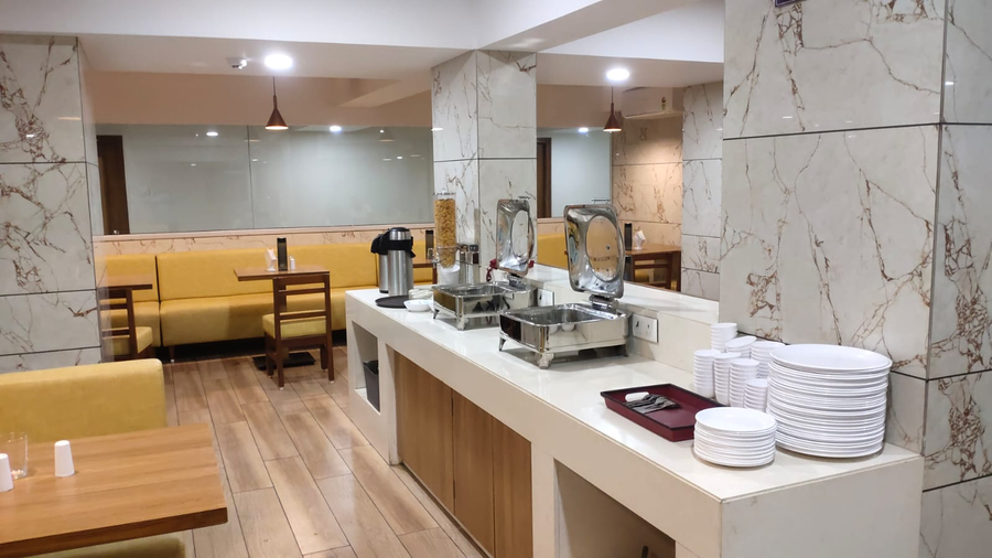 Hotel Golden Plaza,Begumpura,3 star