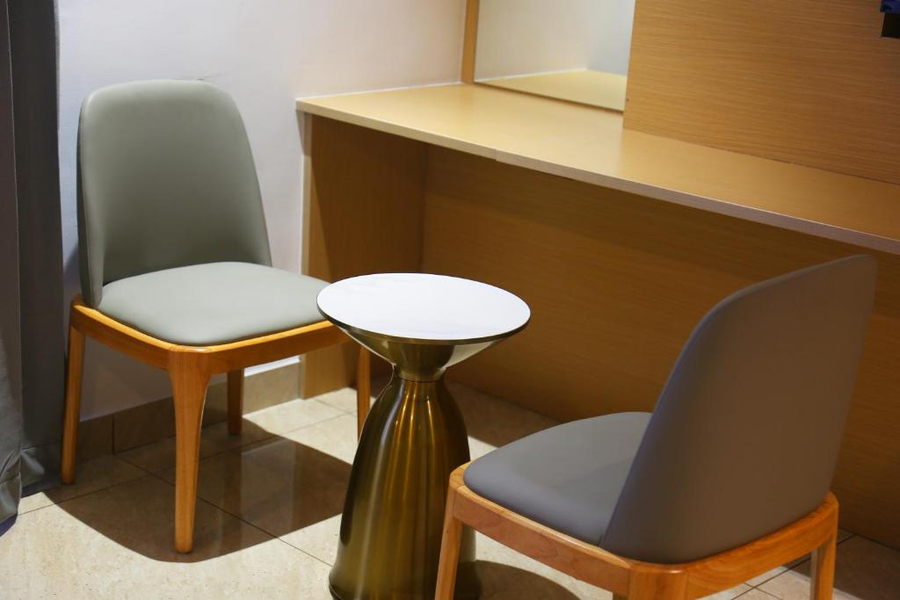 roots luxury suits and banquets