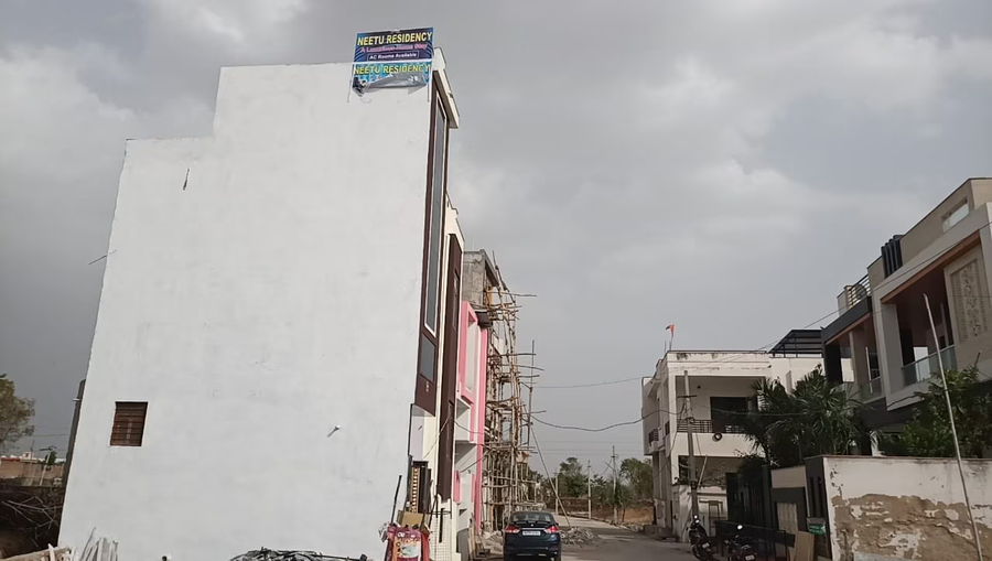 Neetu Residency,Bandikui,2 star