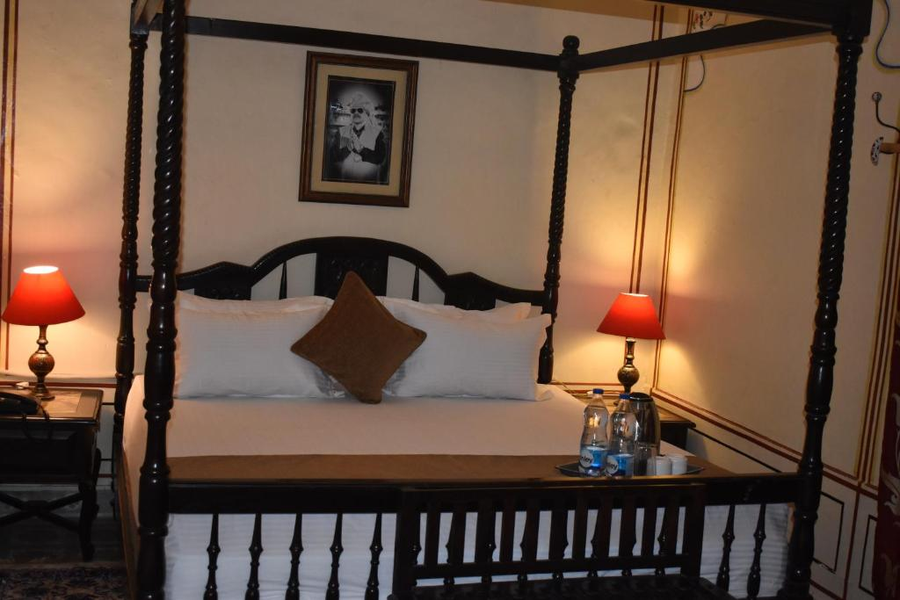 hotel nawal sagar palace