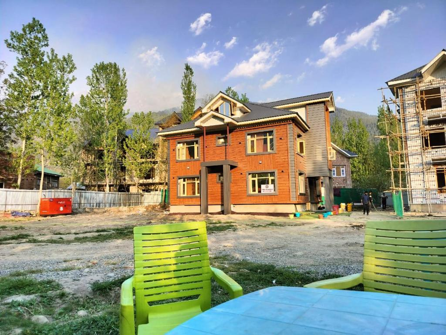 The Routes Pahalgam,,3 star