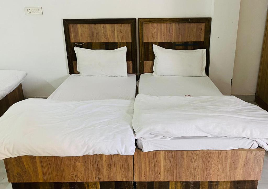 Hotel Geeta Garden,Unnao>>Lucknow,3 star