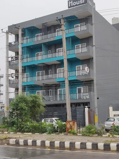 Housr Sector 57 Gurgaon Near Golf Course Extension,Golf Course Road,3 star