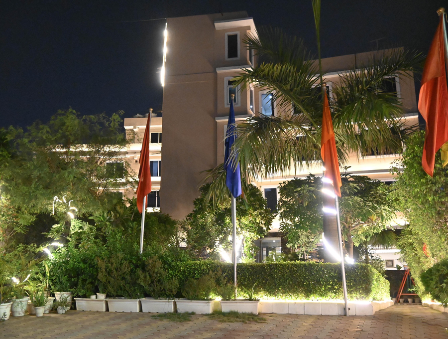 v hotel tssg igi airport delhi