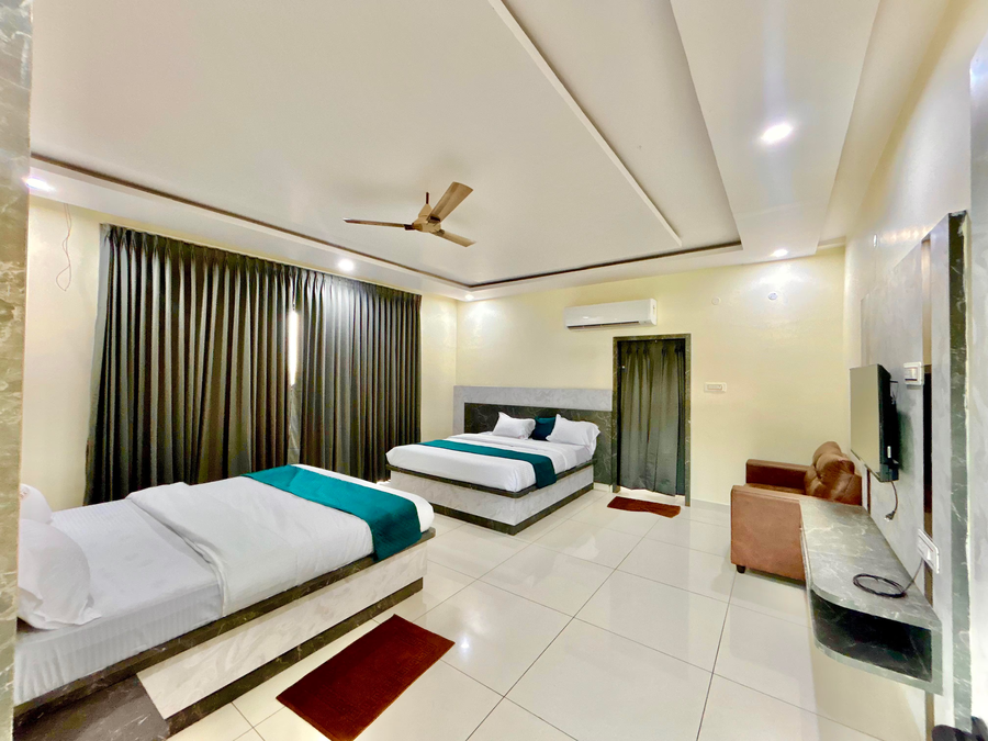 Hotel Vr Grand,,3 star