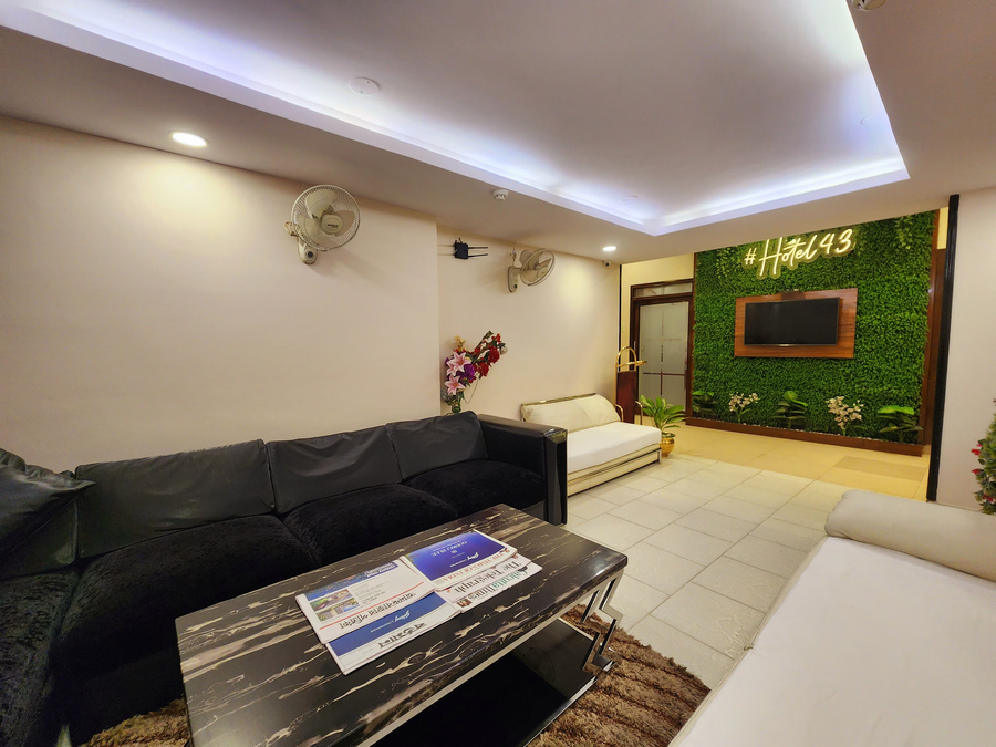 Hotel Housez 43,,3 star