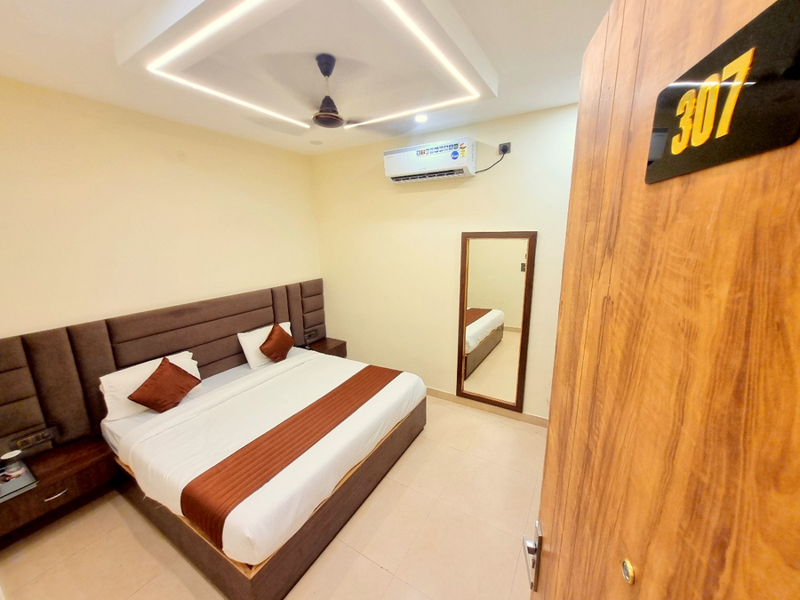 Hotel Grand Sharon,,3 star