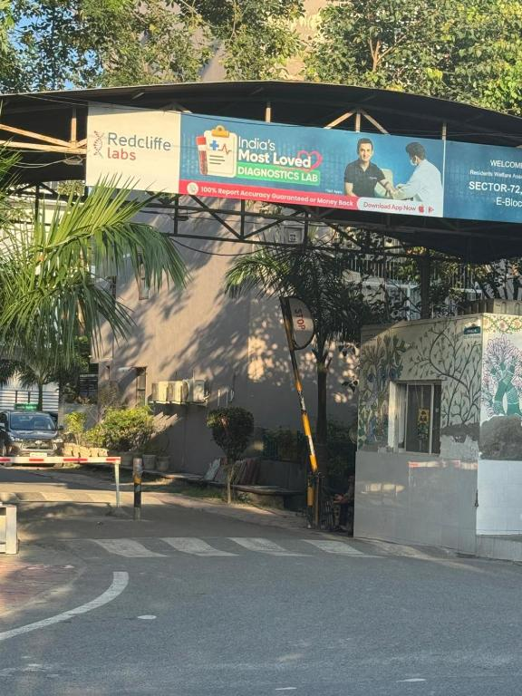 Hotel Fortune Home Sector-72, Noida,,3 star