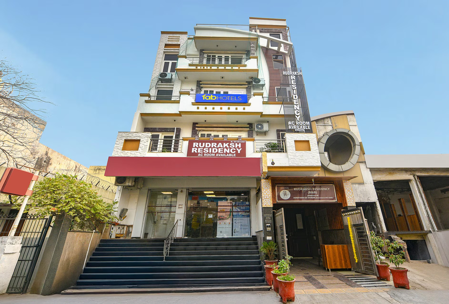 Fabhotel Rudraksh Residency,Anand Vihar,3 star