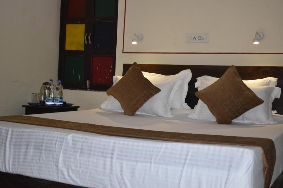 hotel nawal sagar palace