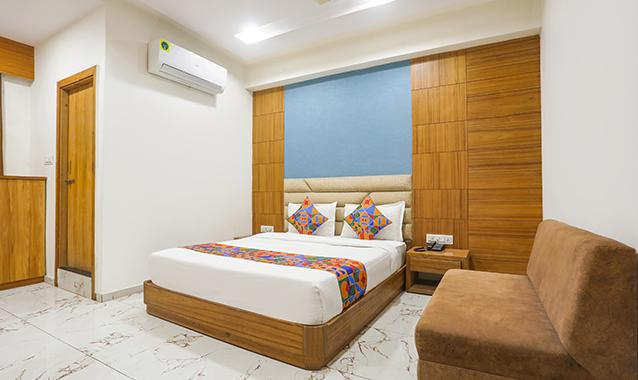 fabhotel raj villa