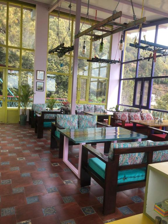 adrushya estate luxury suites mukteshwar