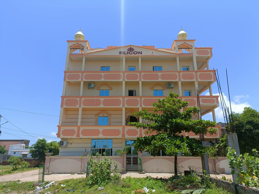 silicon inn by suviraj hotels