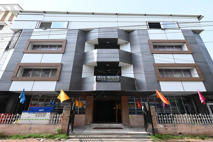 Hotel Barahdari,,3 star