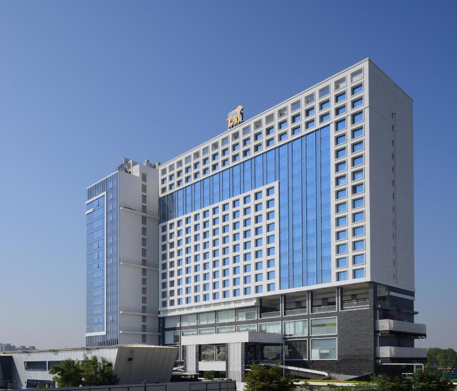 Taj Skyline, Ahmedabad,Thaltej,5 star