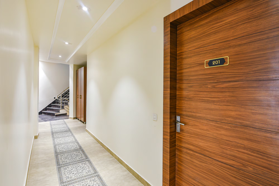 fabhotel k9 royal