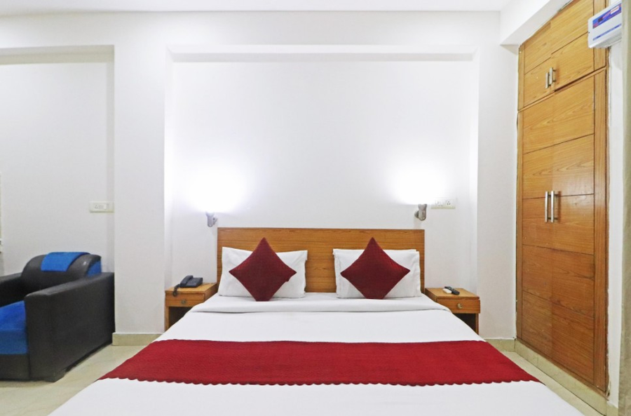 Hotel Trendy Residency,Chattarpur,3 star