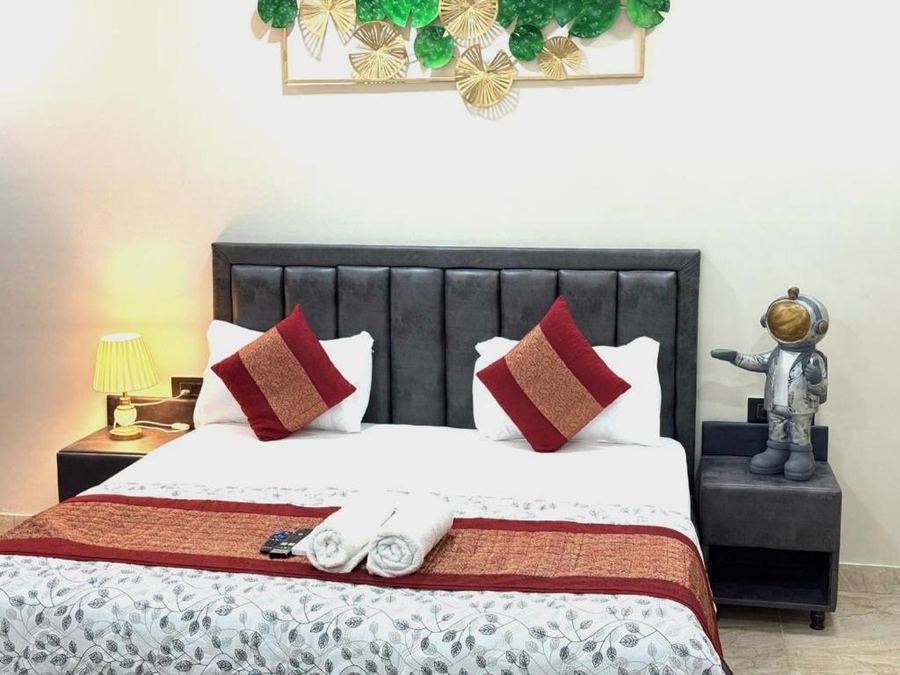 Studio J267,Saket, Delhi,3 star
