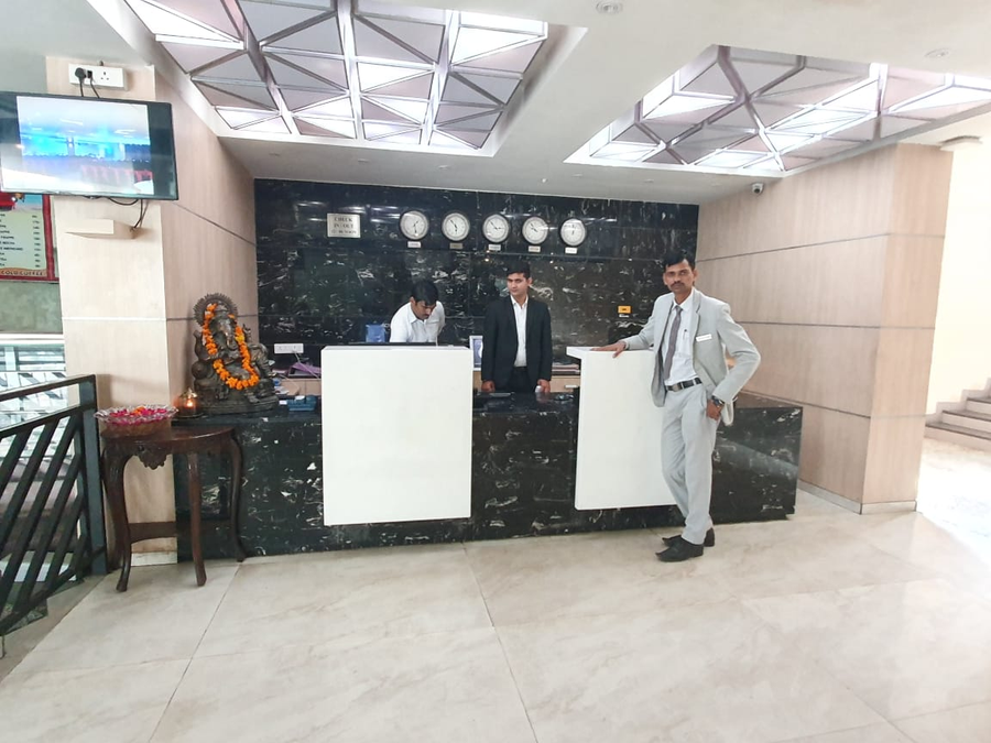 Hotel Horizon Plaza,Lashkar,3 star