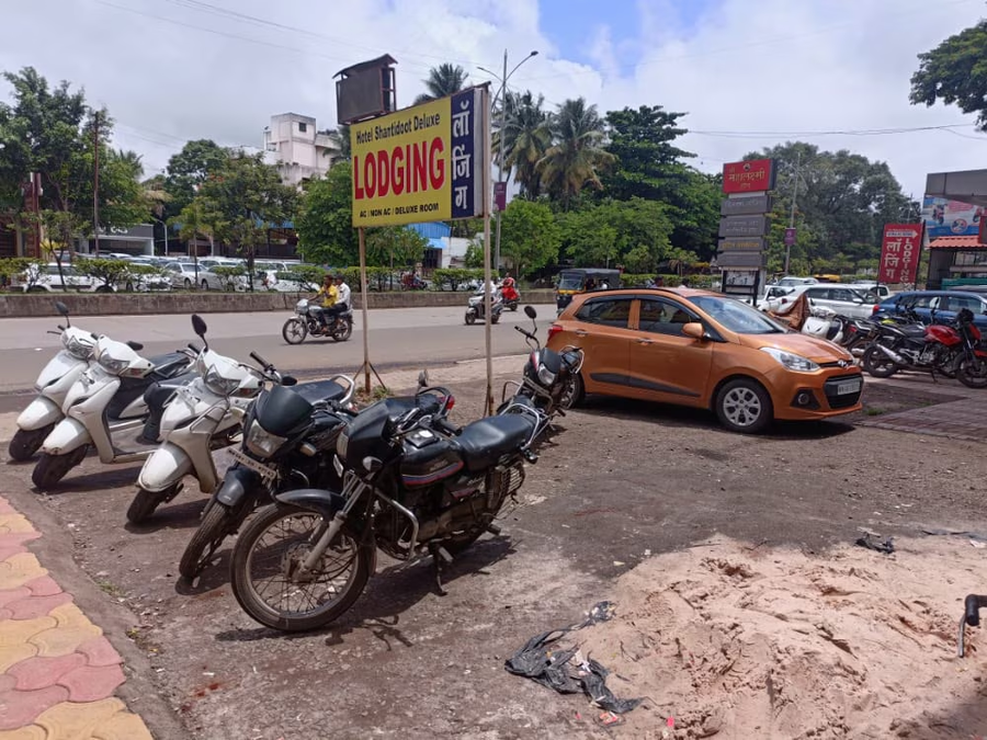 Hotel Popillon, Kolhapur,Kadamwadi,3 star