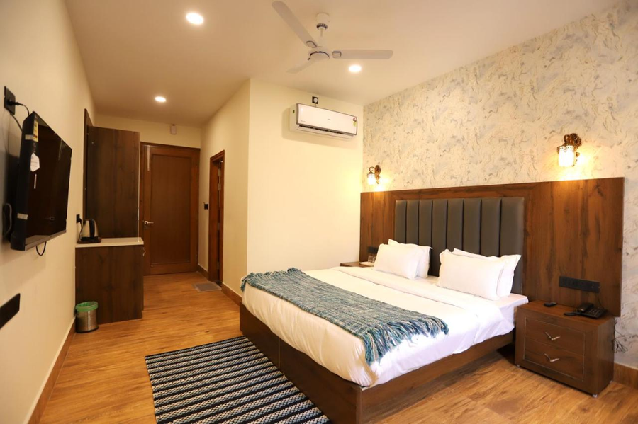 Hotel Dhingra Inn,Kanhawas,3 star