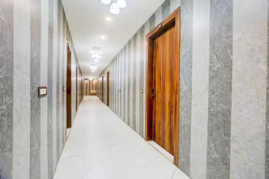 Super Townhouse Faridabad Railway Station Formerly Hotel Royals Paradaise,,3 star