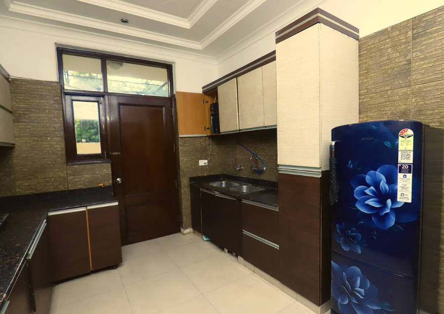 Slice Inn Orchid,Dlf Phase,3 star