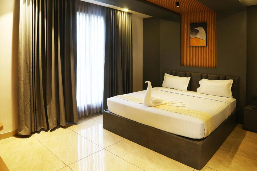 roots luxury suits and banquets