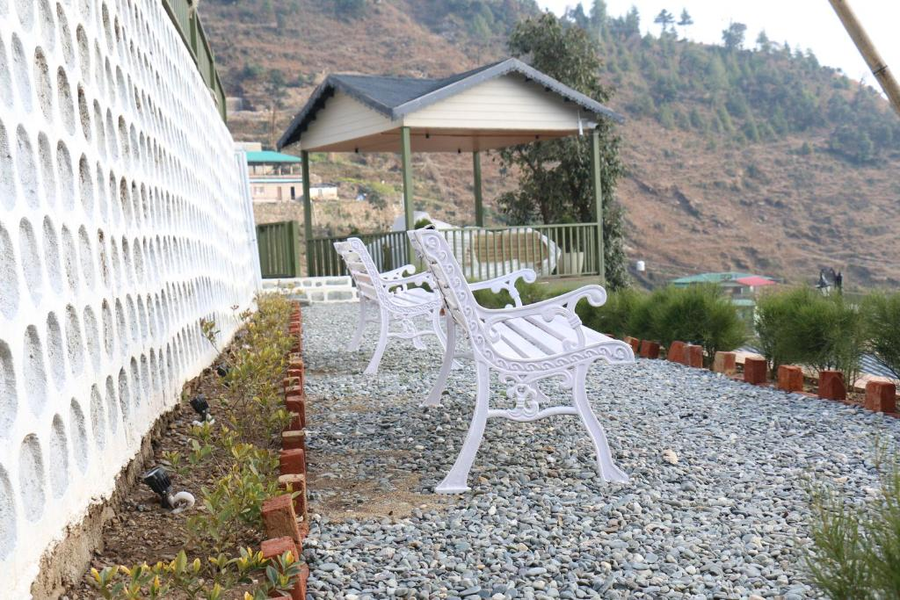 The English Country House,Dhanaulti Road,3 star