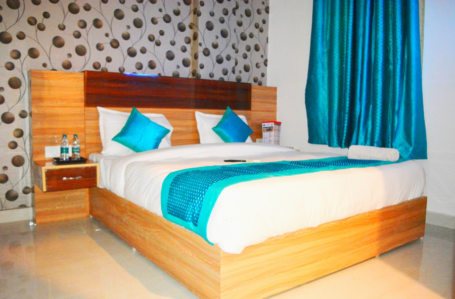 Alpha Stay,Mahipalpur,2 star